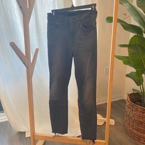 MOTHER The Stunner Ankle Step Fray Jean